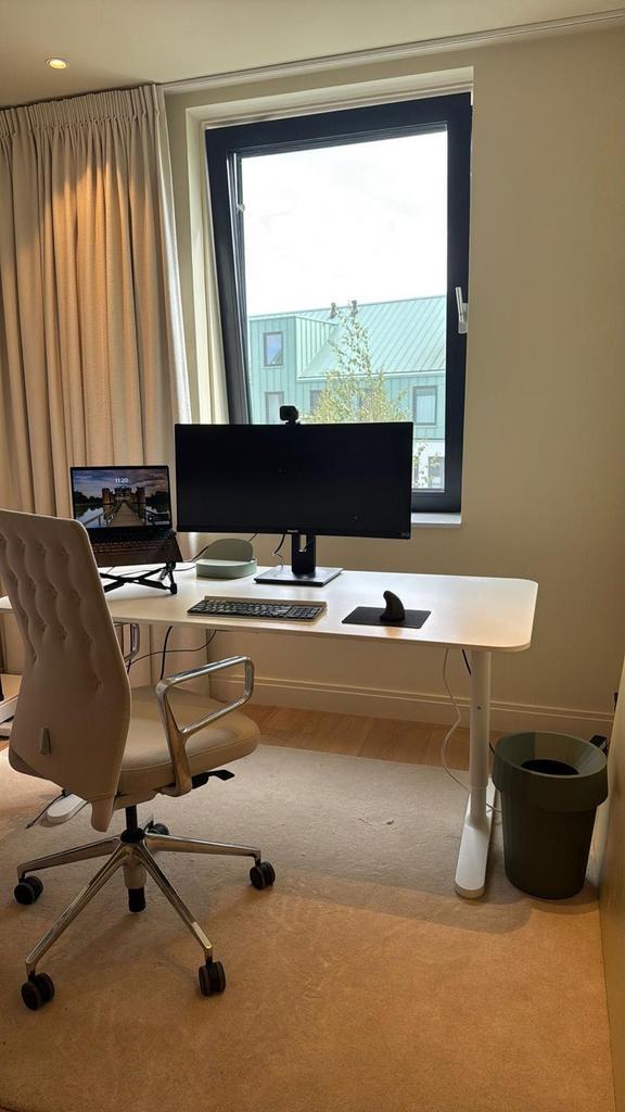 Ikea bekant bureau 160x80, Huis en Inrichting, Bureaus, Zo goed als nieuw, In hoogte verstelbaar, Ophalen