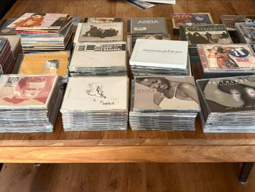 Grote cd-verzameling te koop, 200 originele albums & singles beschikbaar voor biedingen