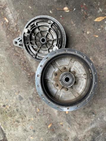 Suzuki gt 750. Remtrommel. Naaf beschikbaar voor biedingen