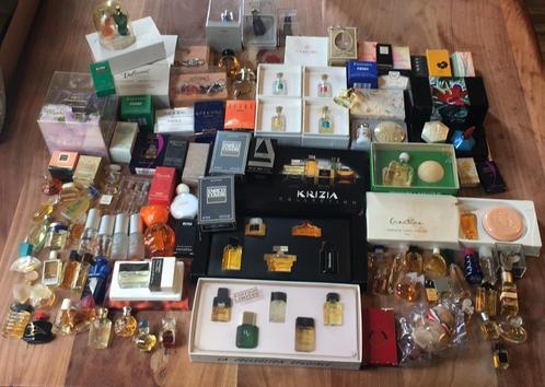 Prachtige Verzameling 121 stuks parfum miniaturen, Verzamelen, Parfumverzamelingen, Gebruikt, Miniatuur, Gevuld, Ophalen of Verzenden