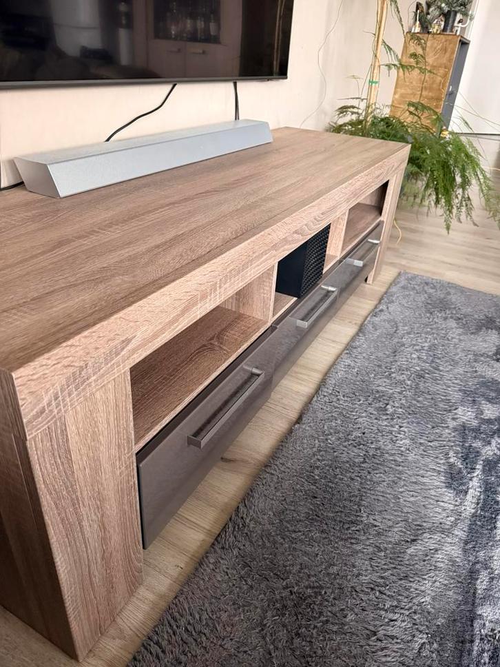 Tv meubel, Huis en Inrichting, Kasten | Televisiemeubels, Zo goed als nieuw, Minder dan 100 cm, 150 tot 200 cm, 25 tot 50 cm, Ophalen