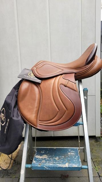 UITVERKOOP! Nieuw BR Viviani springzadel 18 inch beschikbaar voor biedingen