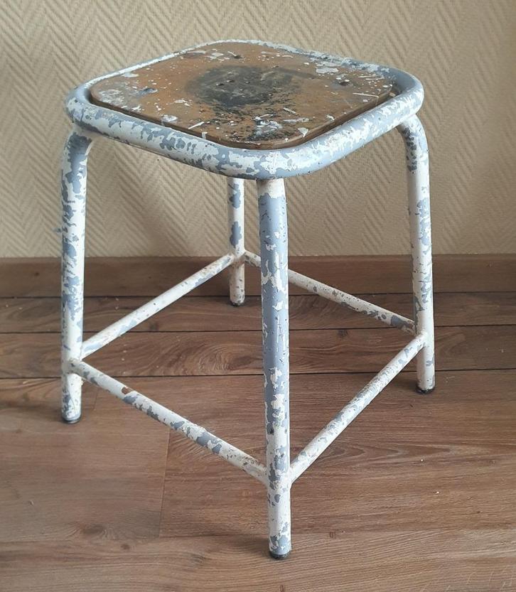 Frans vintage industrieel krukje 2e helft 20e eeuw, Antiek en Kunst, Antiek | Meubels | Stoelen en Banken, Ophalen of Verzenden