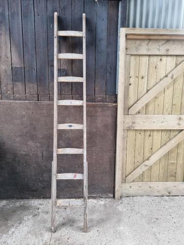 brocante ladder tijdschriftenrek boekenkast beschikbaar voor biedingen