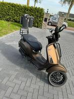 Vespa sprint bouwjaar 8-2022, Fietsen en Brommers, Scooters | Vespa, Gebruikt, Ophalen