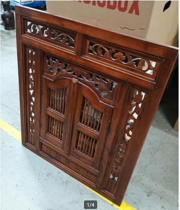 antieke spiegel met lijst en deurtjes houtsnijwerk Indonesië beschikbaar voor biedingen