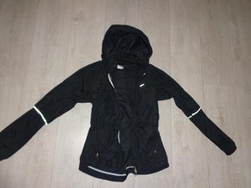zwarte sportieve damesjas van Nike, maat S    beschikbaar voor biedingen