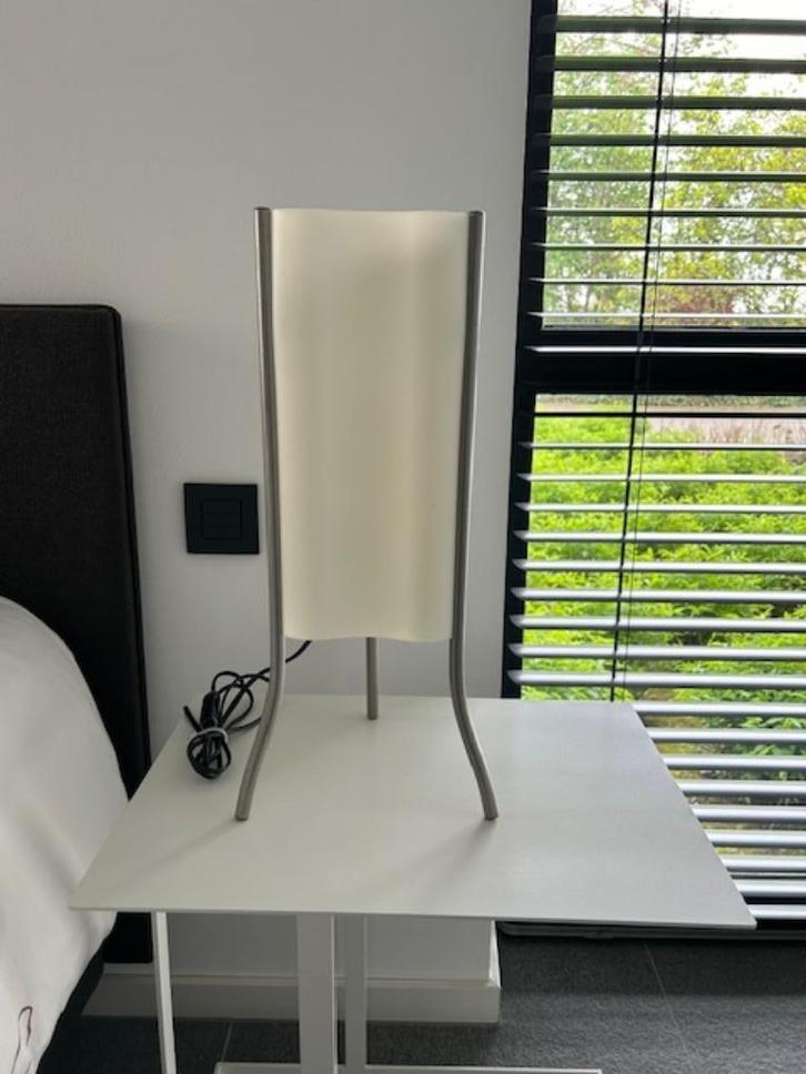 Foscarini Totem tavolo, Huis en Inrichting, Lampen | Tafellampen, Zo goed als nieuw, Minder dan 50 cm, Kunststof, Metaal, Ophalen of Verzenden