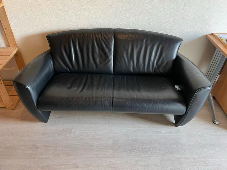 Leren 2-zits bank, Huis en Inrichting, Banken | Bankstellen, Gebruikt, Rechte bank, Tweepersoons, 150 tot 200 cm, 75 tot 100 cm