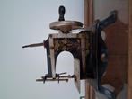 Antiek blikken kinder naaimachine hoog 18 cm Breed 17 cm, Antiek en Kunst, Antiek | Naaimachines, Ophalen of Verzenden
