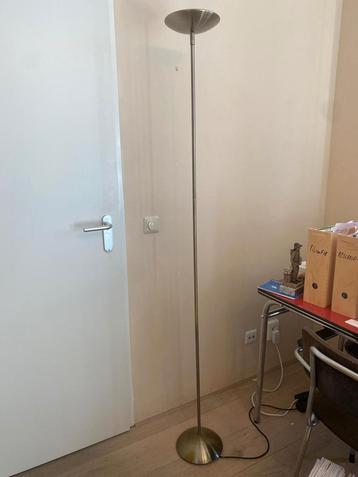 Lamp (dimbaar) indirect licht beschikbaar voor biedingen