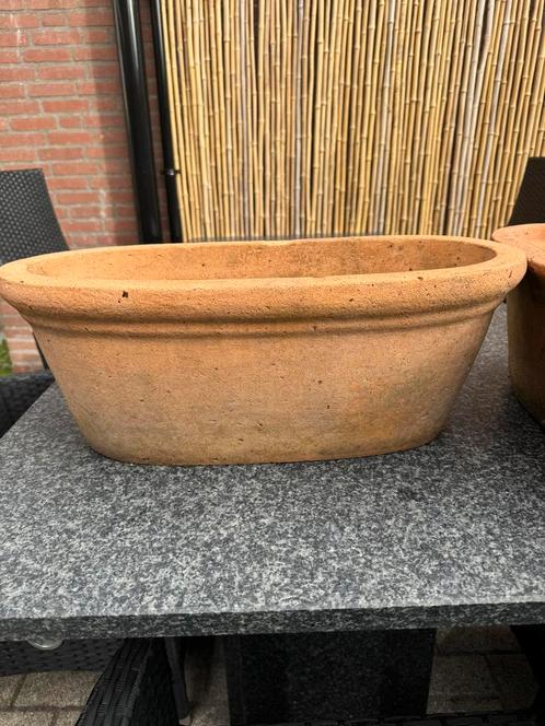 2 grote ovale bloembakken/potten terracotta en 1 ronde, Tuin en Terras, Bloembakken en Plantenbakken, Gebruikt, Steen, Balkon