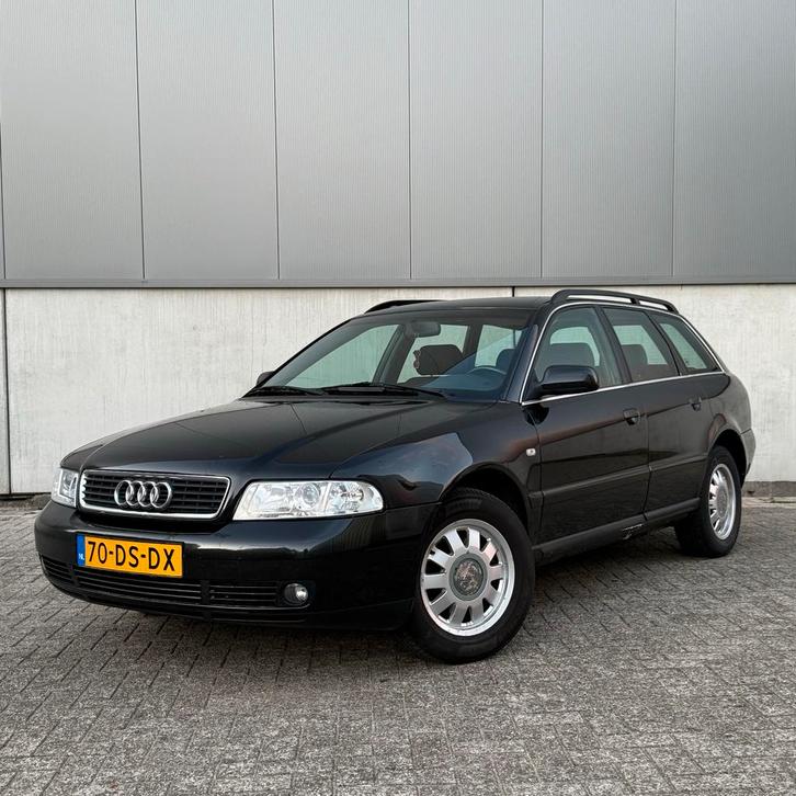 Audi A4 1.8 Avant 20V 92KW 1999 Zwart b5, Auto's, Audi, Particulier, A4, Benzine, Stationwagon, Handgeschakeld, Origineel Nederlands