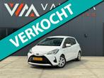 Toyota Yaris 1.5 Hybrid Active 2018 Hybride Navigatie Camera, Gebruikt, Euro 6, Wit, Origineel Nederlands