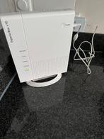 Experia Box V10, Computers en Software, Ophalen of Verzenden, Zo goed als nieuw, Router met modem