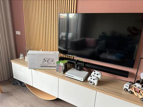 Xbox One S 1TB incl. 2 controllers, accu’s, headset & games, Spelcomputers en Games, Spelcomputers | Xbox One, Gebruikt, Xbox One S