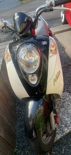 Mio sym 50 cc goed werkende scooter  met helm, Fietsen en Brommers, Scooters | SYM, Gebruikt, Maximaal 45 km/u, Benzine, 50 cc
