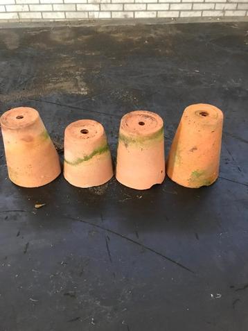 Antieke planten potjes, deels handgemaakt  beschikbaar voor biedingen
