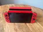 Nintendo Switch OLED Mario Red Edition, Spelcomputers en Games, Spelcomputers | Nintendo Switch, Ophalen, Zo goed als nieuw, Met 1 controller