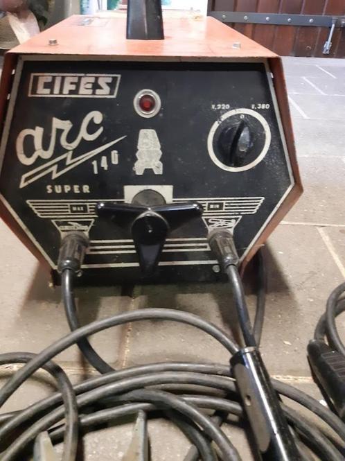 Een heel goed lasapparaat  met elektroden, Doe-het-zelf en Verbouw, Gereedschap | Lasapparaten, Gebruikt, Elektroden, Minder dan 150 ampère