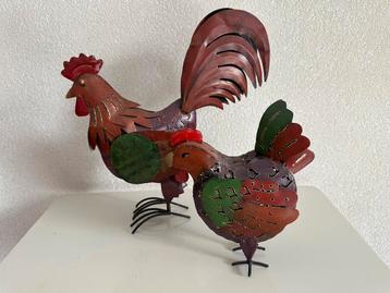 Decoratieve kip en haan beschikbaar voor biedingen