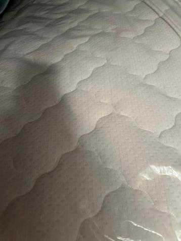 Matras topper 1,80 x 2,00 meter beschikbaar voor biedingen