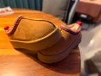 UGG Tasman, Bruin, Ophalen of Verzenden, Zo goed als nieuw, Pantoffels of Sloffen