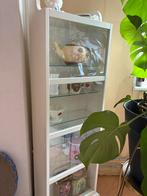 Klein vitrinekastje met glazen deuren, Huis en Inrichting, Kasten | Vitrinekasten, Minder dan 50 cm, Gebruikt, Ophalen of Verzenden