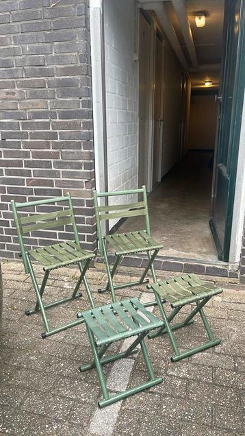 tuinstoelen en krukken beschikbaar voor biedingen