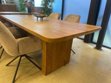 LEEGVERKOOP TAFEL MANGO RECHT VOORRAAD CHEFMEUBEL SALE 799! beschikbaar voor biedingen