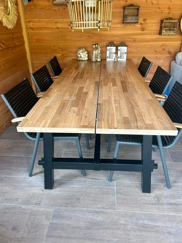 Eetkamertafel ikea skogsta met 6 stoelen beschikbaar voor biedingen