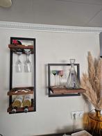 Wijnrek wijn wandplank wandschap mango hout zwart metaal, Huis en Inrichting, Woonaccessoires | Wijnrekken, Ophalen of Verzenden