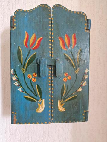 Brocante sleutelkastje met bloemmotief houten mini kastje  beschikbaar voor biedingen