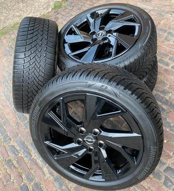 NIEUWE (demo) zwarte Opel Astra L velgen + winterbanden beschikbaar voor biedingen