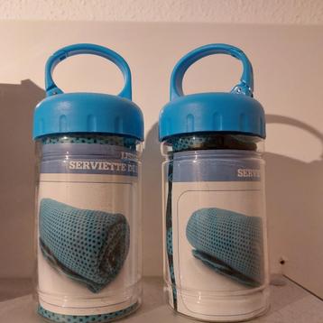 Ijshanddoeken 2 stuks blauw nieuw in eigen koker beschikbaar voor biedingen