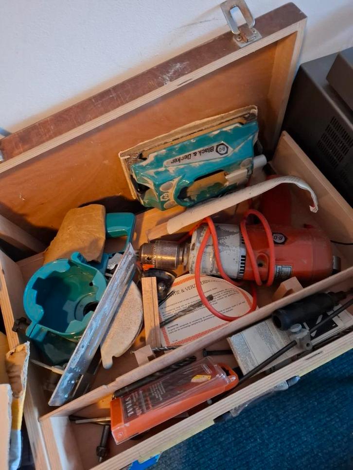 Oude Black & Decker Boormachine met Accessoires, Doe-het-zelf en Verbouw, Gereedschap | Boormachines, Gebruikt, Boormachine, Minder dan 400 watt