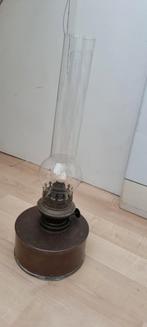 Antieke Petroleumlamp met Glazen Kap, Ophalen of Verzenden