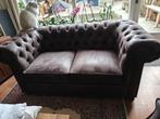 een 2 zitter lederen chesterfield bank, Ophalen, 150 tot 200 cm, Tweepersoons, Zo goed als nieuw