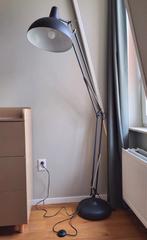 Industriële vloerlamp zwart verstelbaar, Huis en Inrichting, Lampen | Vloerlampen, Ophalen, Zo goed als nieuw, Metaal, 150 tot 200 cm