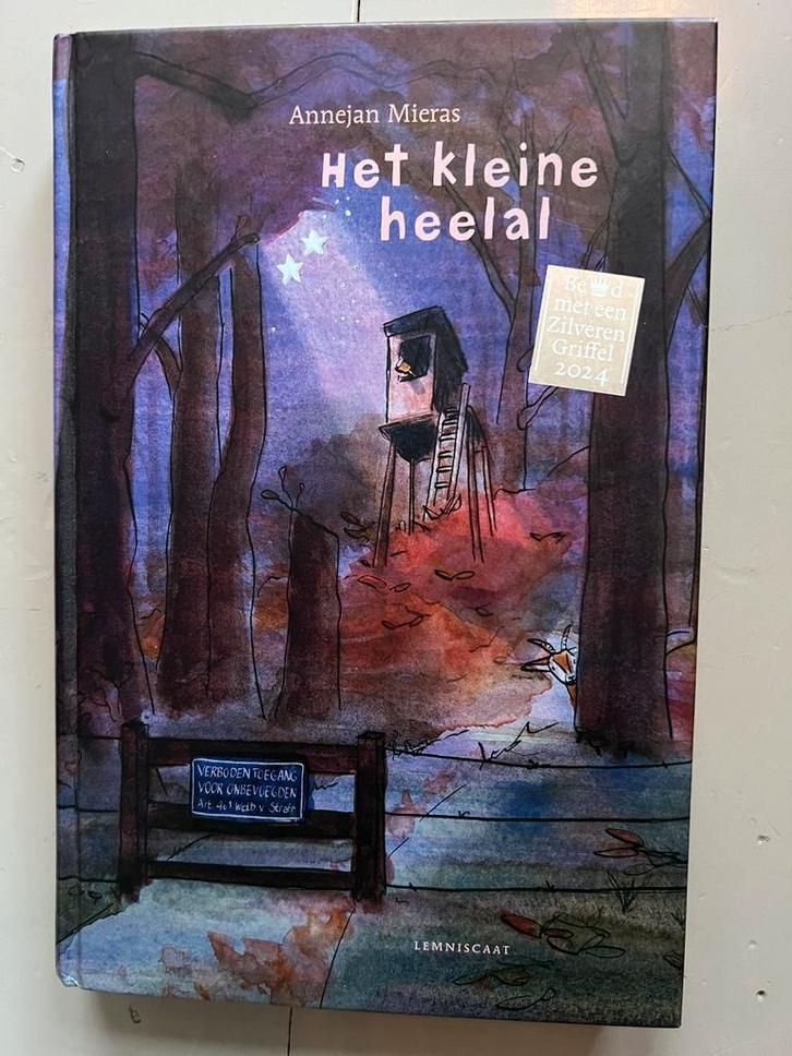 Het kleine heelal, Boeken, Kinderboeken | Jeugd | 13 jaar en ouder, Zo goed als nieuw, Ophalen of Verzenden
