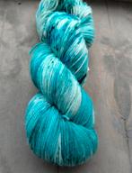 handgeverfde sokkenwol groenblauw spikkels, Ophalen of Verzenden, Nieuw, Breien of Haken, Wol of Garen