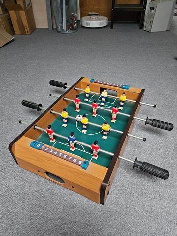 Mini tafelvoetbal beschikbaar voor biedingen