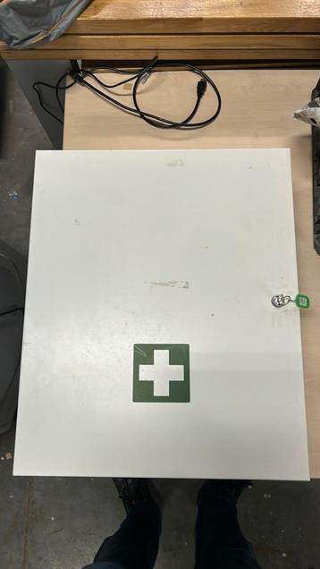 Medicijnkast h55 b46 d18  beschikbaar voor biedingen