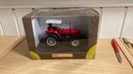 Universal Hobbies Massey-Ferguson 440 Xtra 1:32, Hobby en Vrije tijd, Modelauto's | 1:32, Ophalen of Verzenden, Zo goed als nieuw
