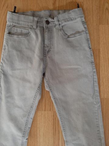 Super mooie nieuwe Jongens Broek Slim Fit (maat 158) Hij is beschikbaar voor biedingen