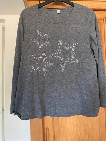 Grijs shirt met print, maat 42/L beschikbaar voor biedingen