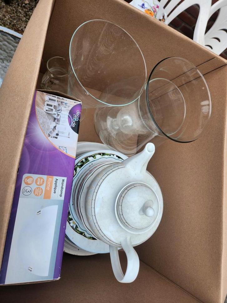 Servies, lamp en glazen GRATIS!, Huis en Inrichting, Keuken | Servies, Nieuw, Compleet servies, Overige stijlen, Aardewerk, Ophalen of Verzenden