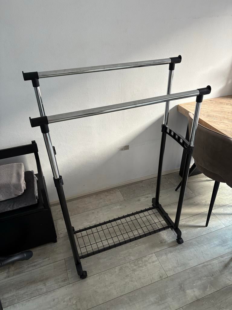 Dubbele Kledingrek - Ruimtebesparend!, Ophalen, Met wielen, Zo goed als nieuw