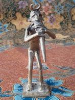 Mooi oud brons beeldje uit Afrika van een muzikant 10,3 cm., Antiek en Kunst, Ophalen of Verzenden