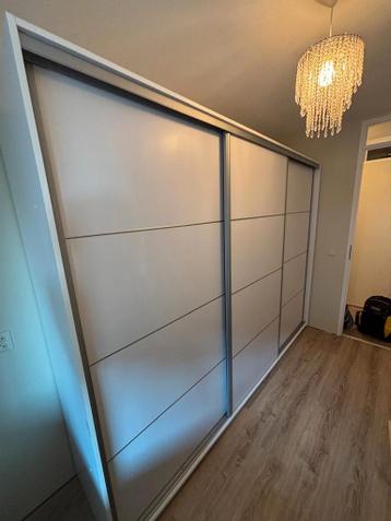 KLEDINGKAST MET TRANSPORT EN MONTAGE - afbeelding 10